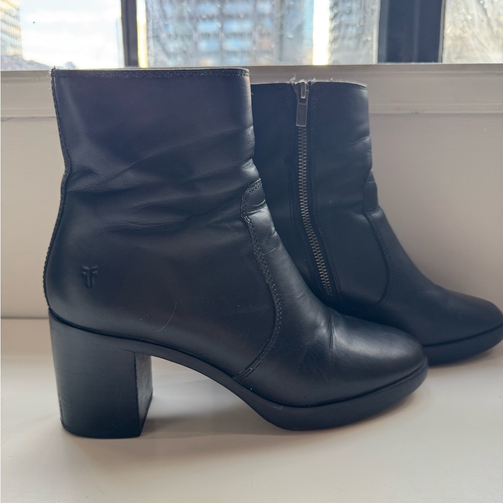 Frye Joan Campus Boots Black size 8.5